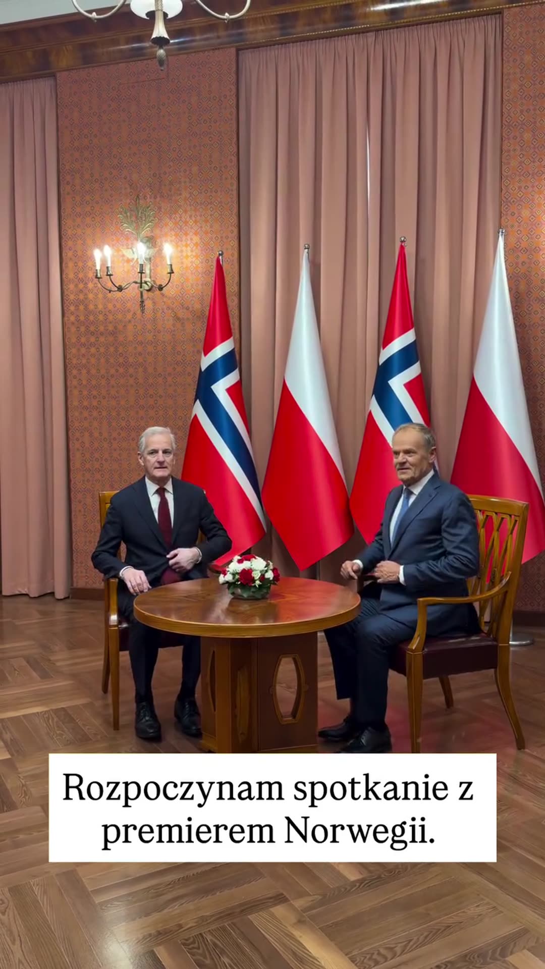 A reshared story from Donald Tusk shows him shaking hands with the visiting Prime Minister of Norway in a formal room with Polish and Norwegian flags. The two then sit down at a small round table to begin their meeting.
