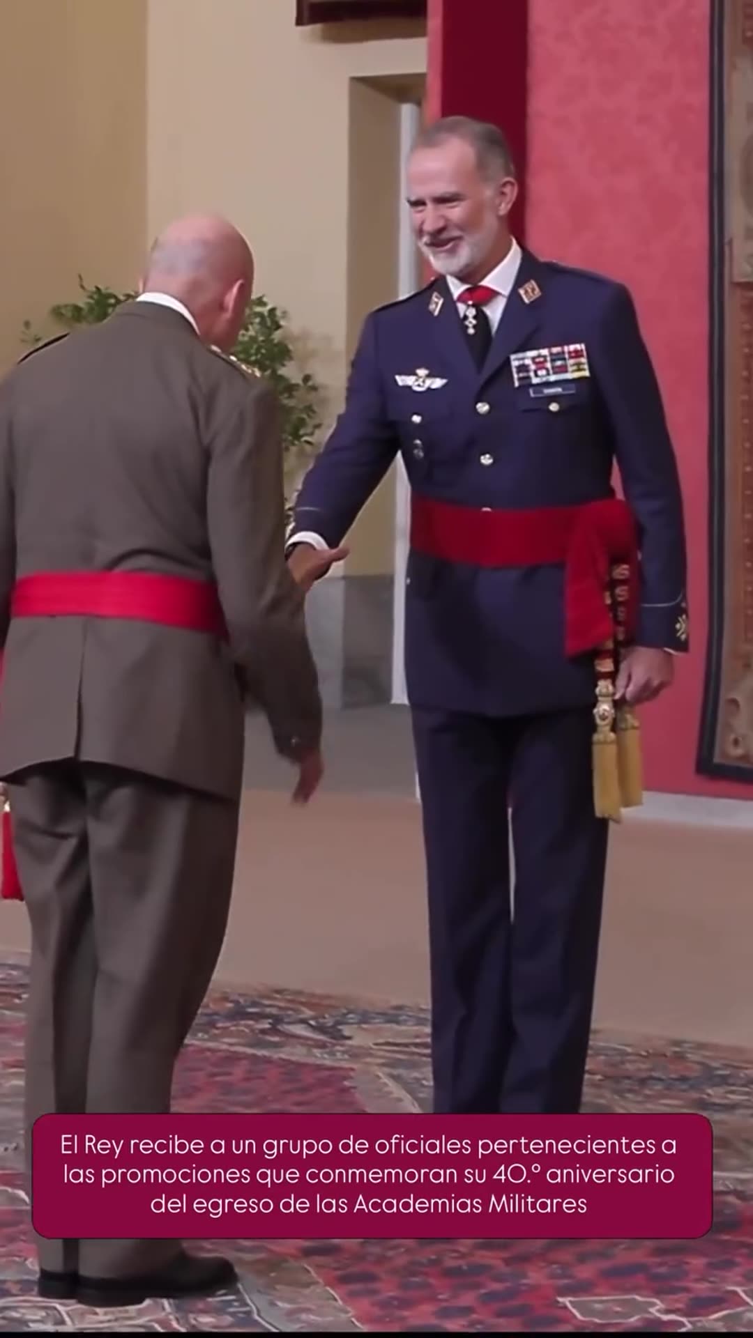 A reshared Casa Real video shows the King of Spain receiving officers from the promotions marking the 40th anniversary of their graduation from the Military Academies. He shakes hands with each one, then poses with them for a group photo.