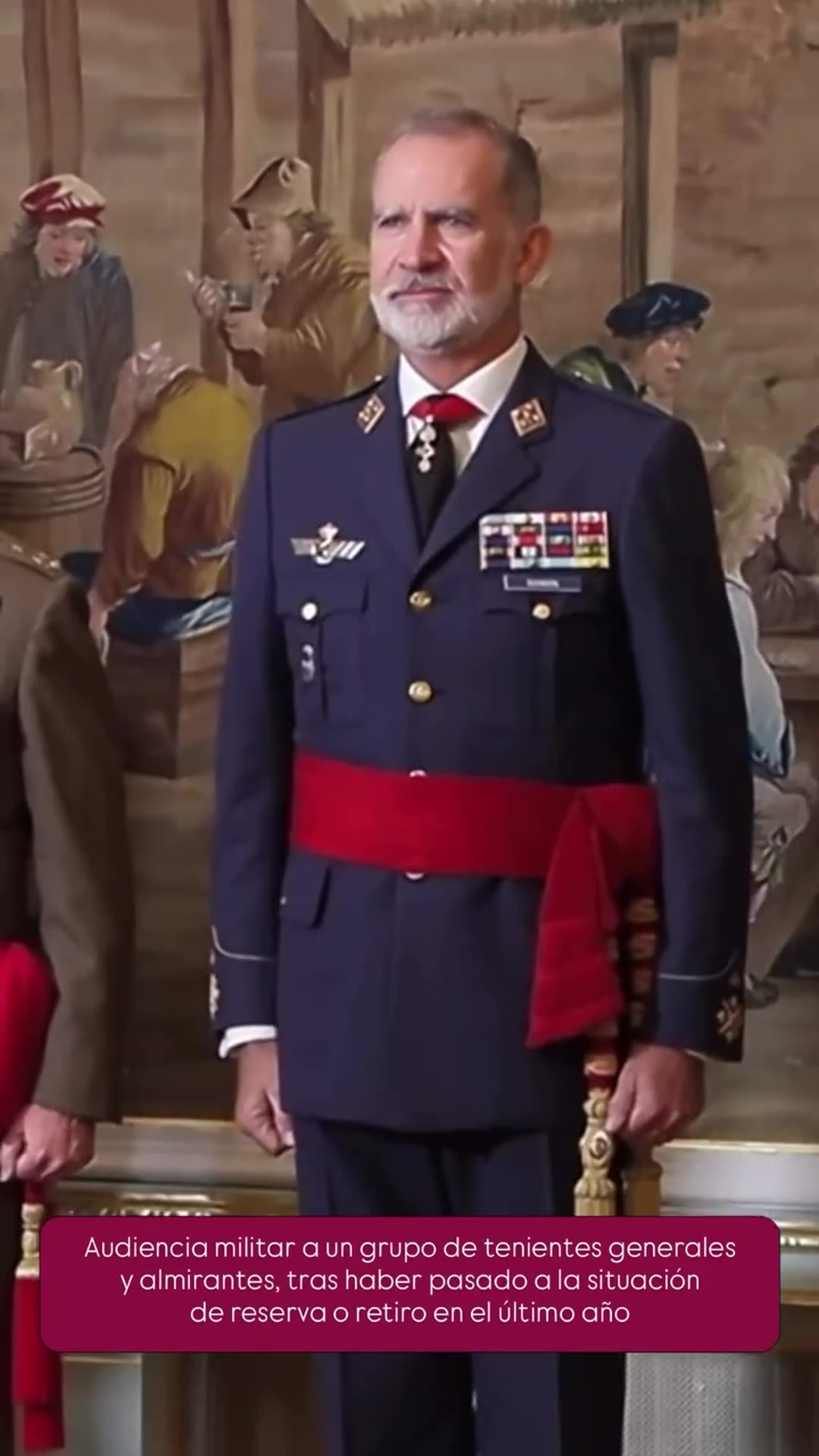 A story reshares a Casa Real video of a military audience in which the King of Spain receives a group of lieutenant generals and admirals who passed to reserve or retirement in the past year.