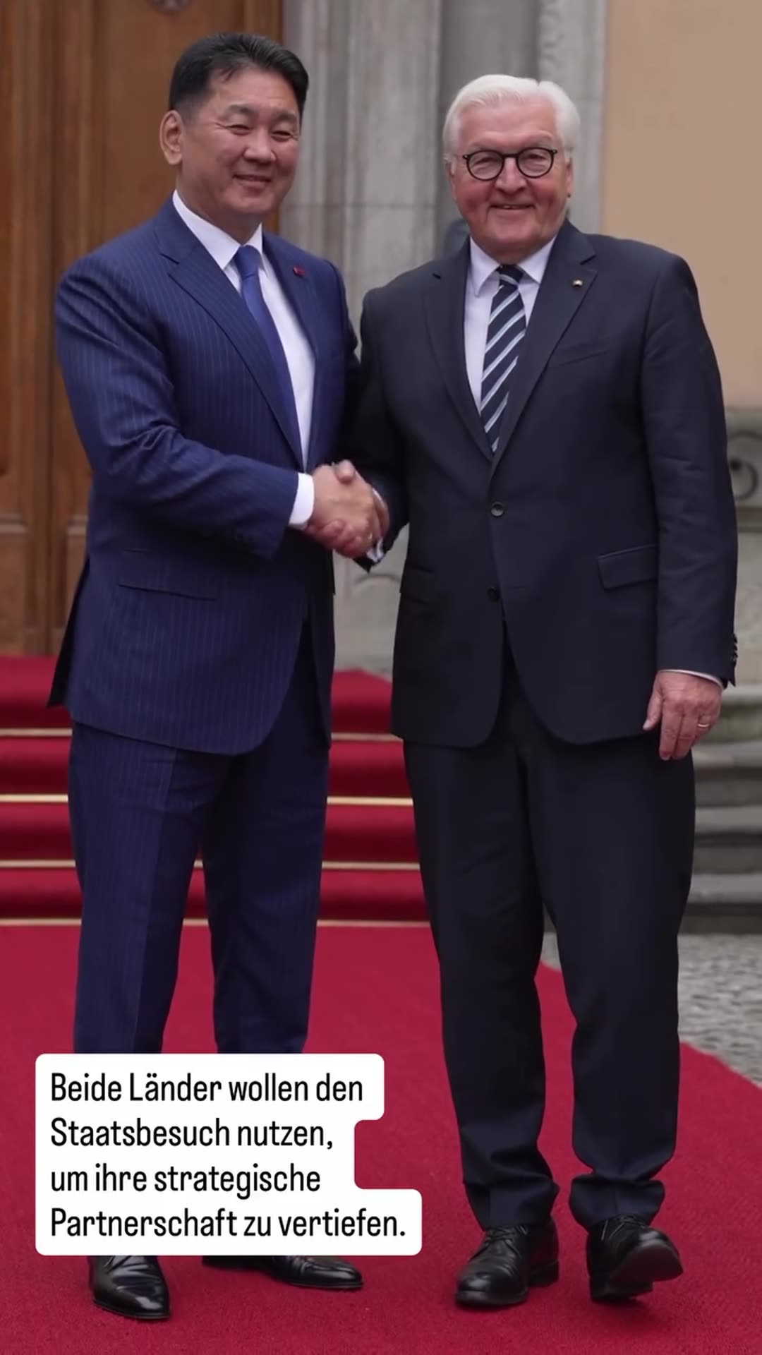 A reshared story from the German Federal President's account shows the official welcome of the visiting Mongolian president. The two shake hands in front of a doorway with a red carpet, then walk past the honor guard and military band. An on-screen text says both countries want to use the state vis…