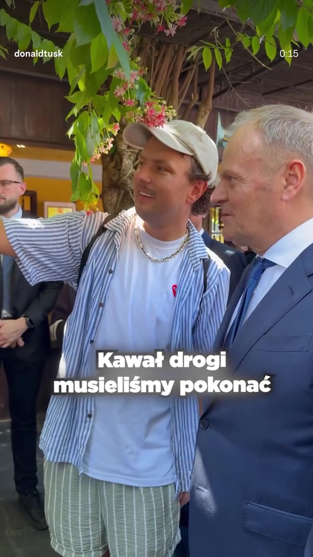 A story reshares @donaldtusk's reel from the start of his visit to Vietnam, in which a Polish man living there greets him on a street and says he is a big fan who votes and asks him to give 200% in October.